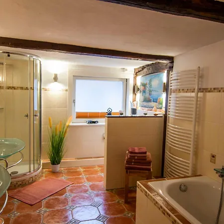 Rustika Iii Apartment